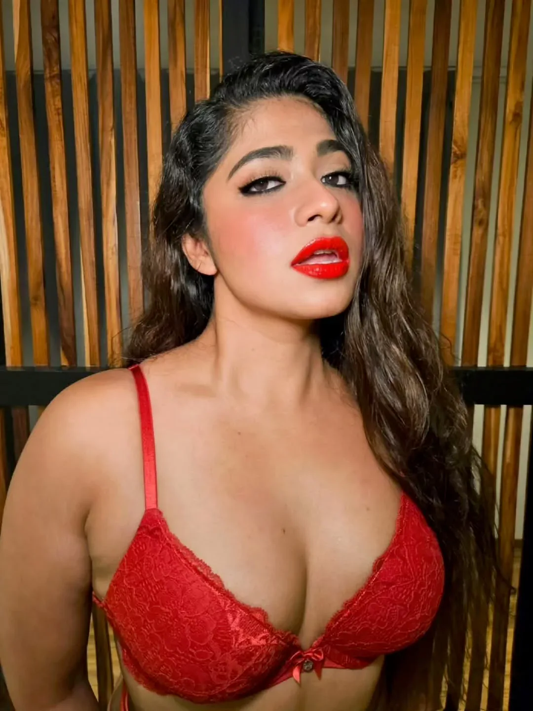 Piyali Sexy Teen Escort