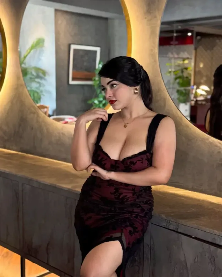 Dipali Teen Escort