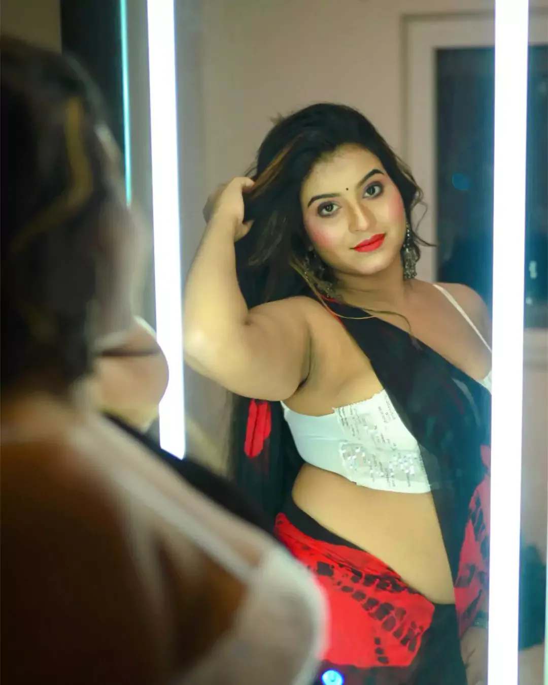 Sexy Priyanka Housewife Escort