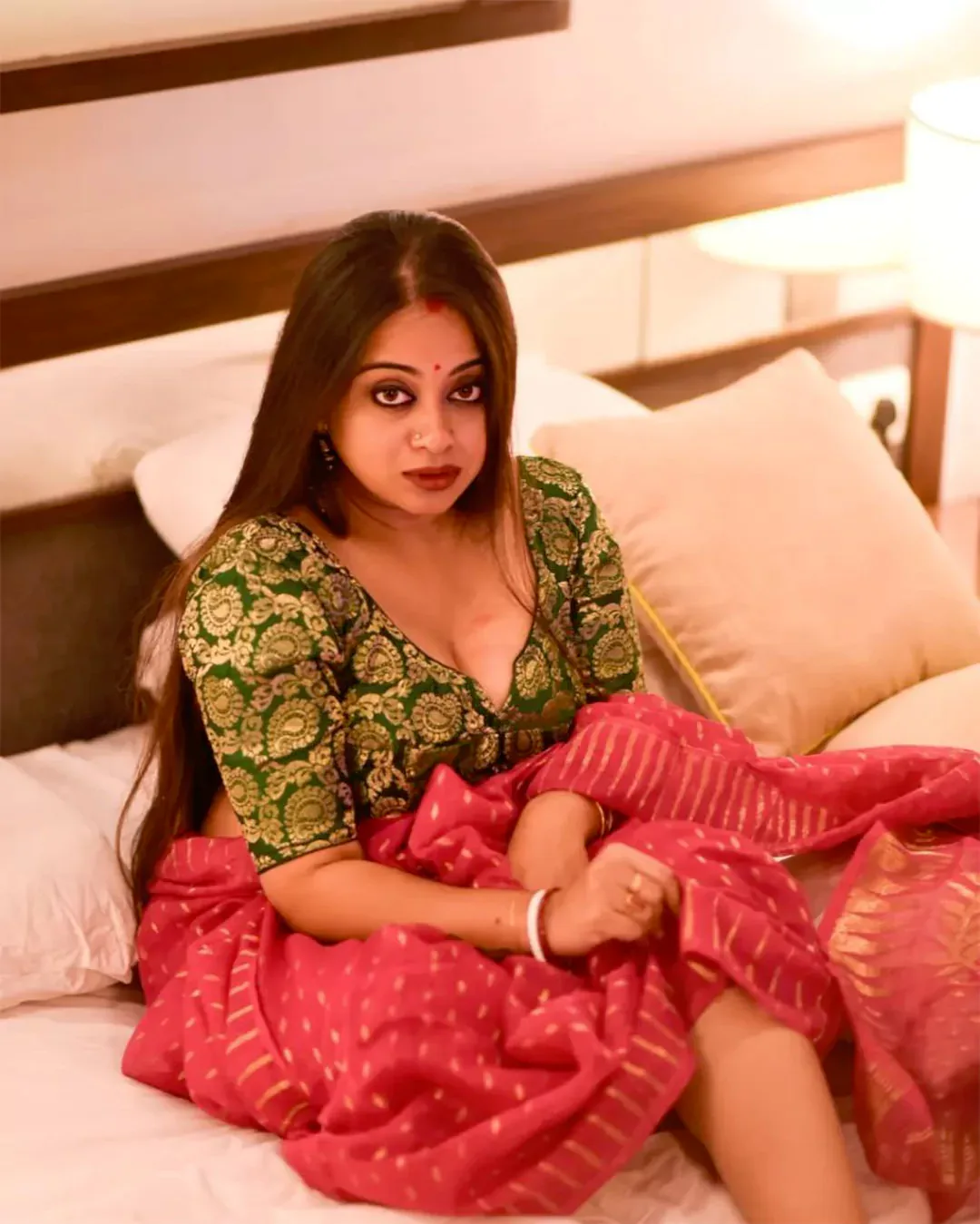 Vip Housewife Amisha Escort