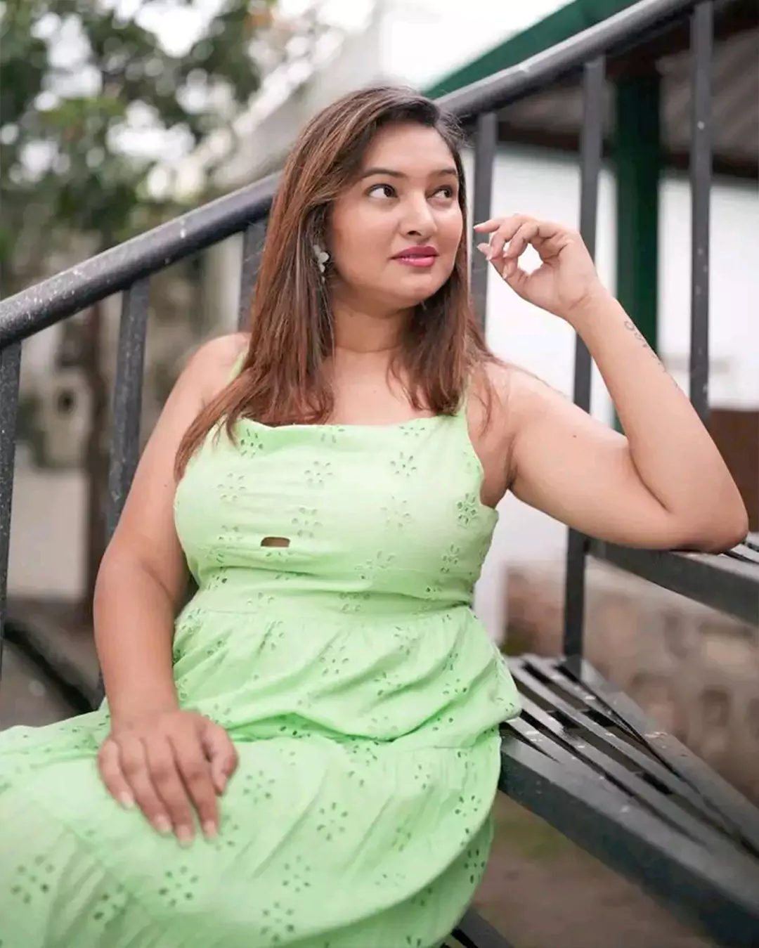 Mahi Housewife Escort