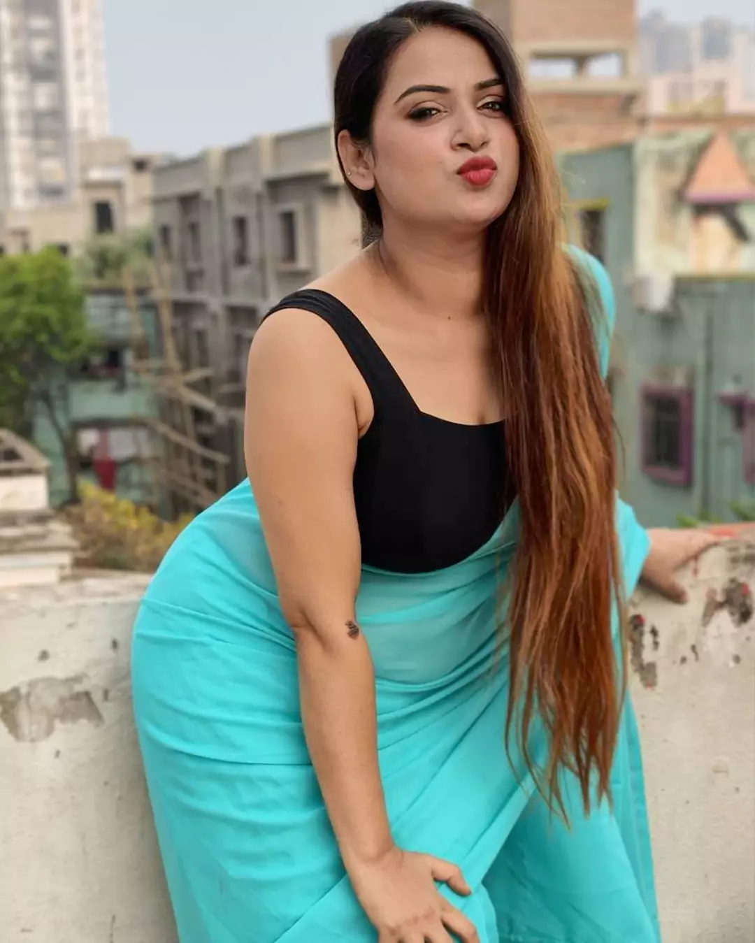 Sexy Shivani Housewife Escort