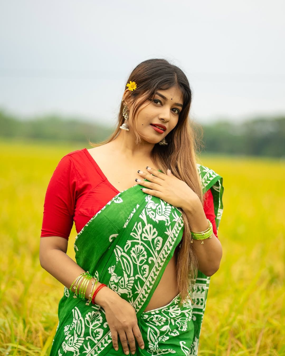 Nisha Housewife Escort Service